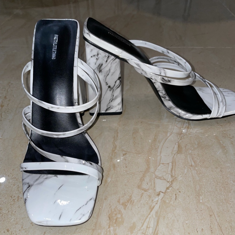 PRETTYLITTLETHING strappy heel | size 7